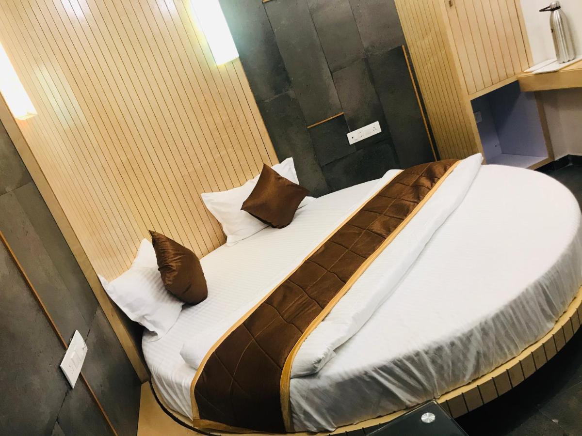 Hotel Blue Berry Γκαντχιναγκάρ Εξωτερικό φωτογραφία