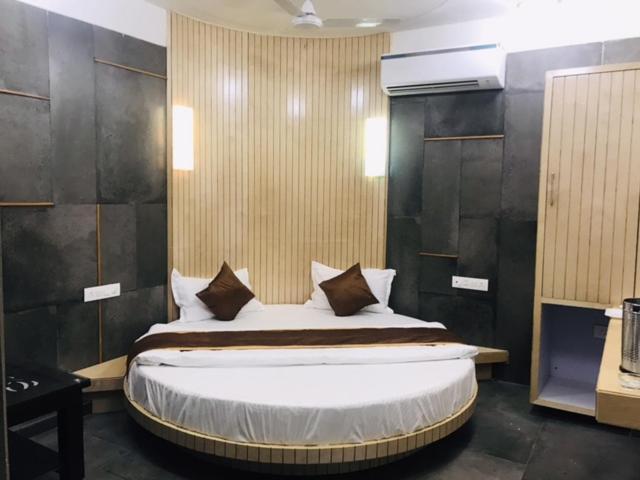 Hotel Blue Berry Γκαντχιναγκάρ Εξωτερικό φωτογραφία